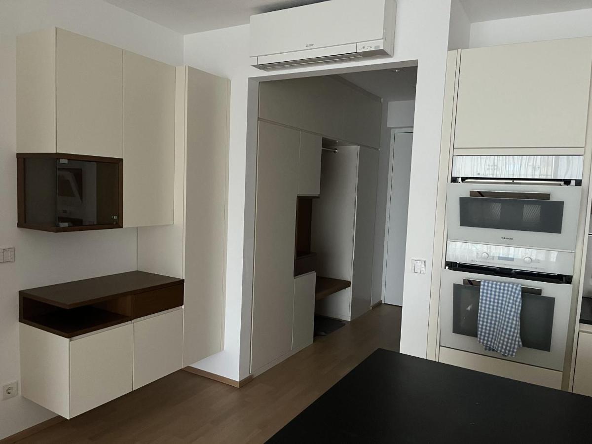 Luxusappartement Mit Garage Im Zentrum วีเนอร์นอยชตัดท์ ภายนอก รูปภาพ