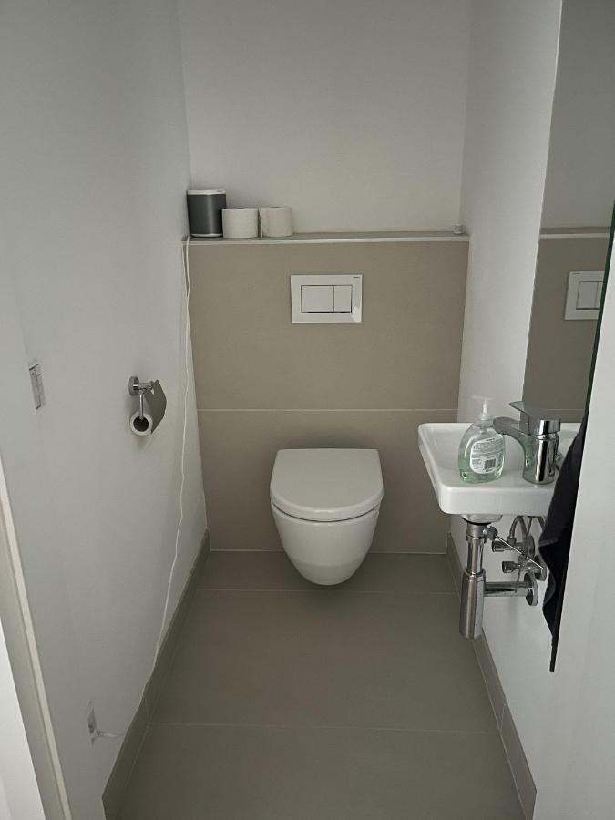 Luxusappartement Mit Garage Im Zentrum วีเนอร์นอยชตัดท์ ภายนอก รูปภาพ