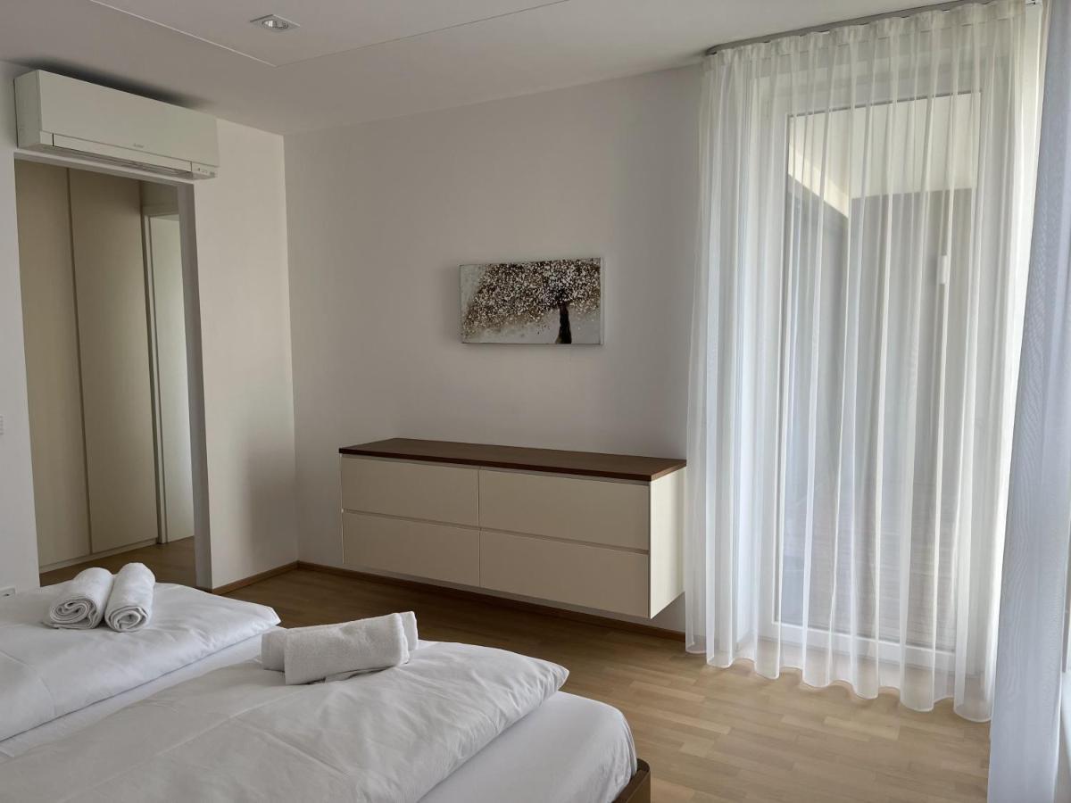 Luxusappartement Mit Garage Im Zentrum วีเนอร์นอยชตัดท์ ภายนอก รูปภาพ