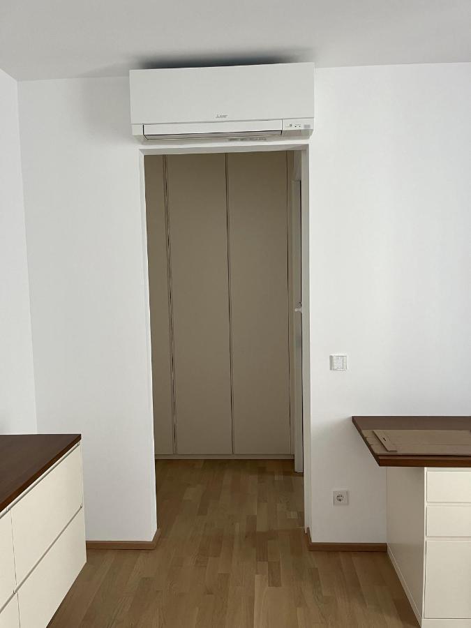 Luxusappartement Mit Garage Im Zentrum วีเนอร์นอยชตัดท์ ภายนอก รูปภาพ