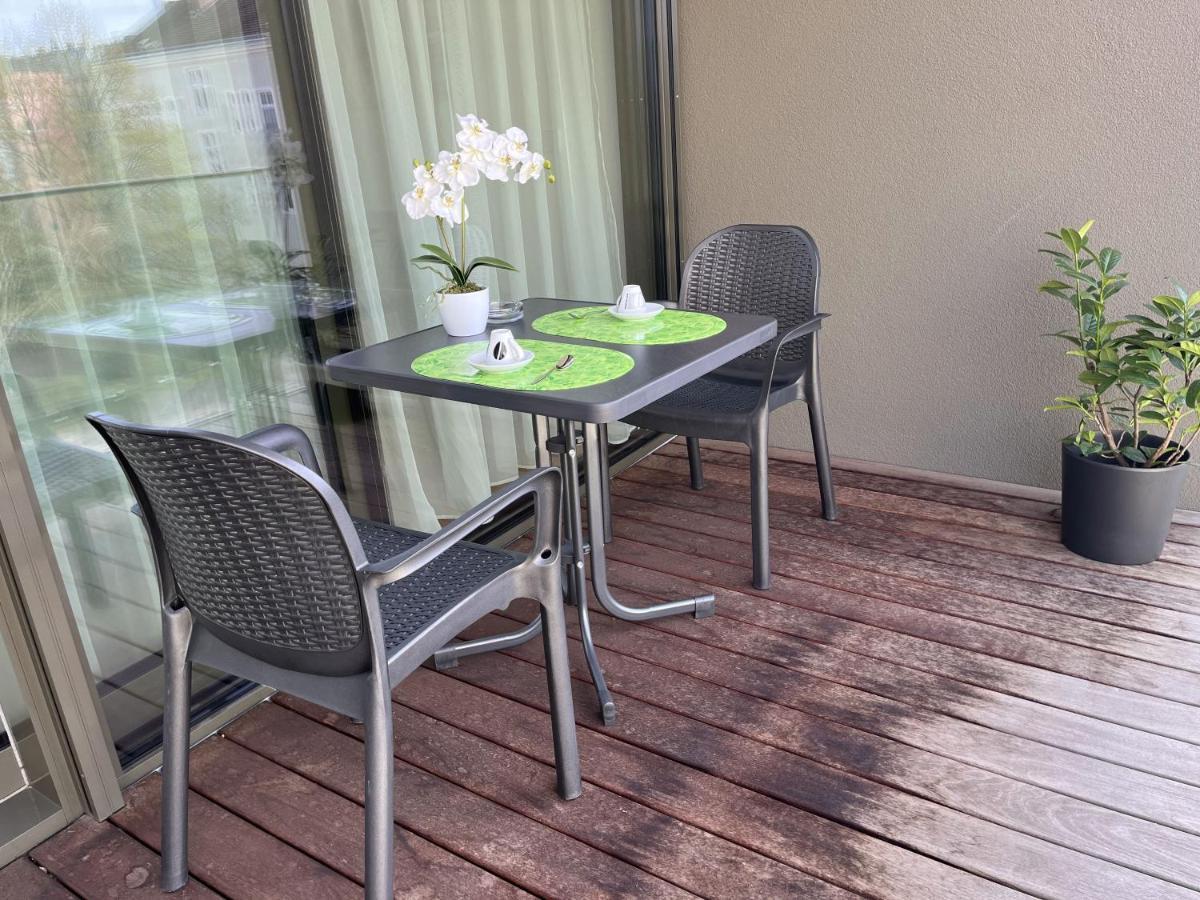 Luxusappartement Mit Garage Im Zentrum วีเนอร์นอยชตัดท์ ภายนอก รูปภาพ
